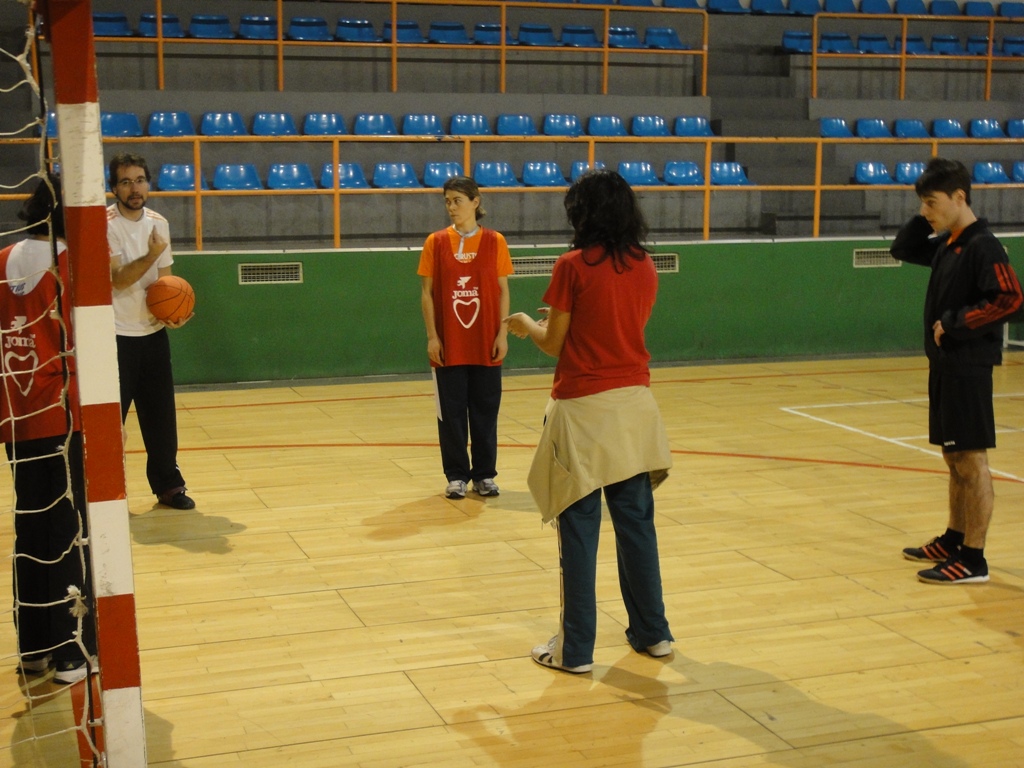 Deportistas de Aviva en baloncesto